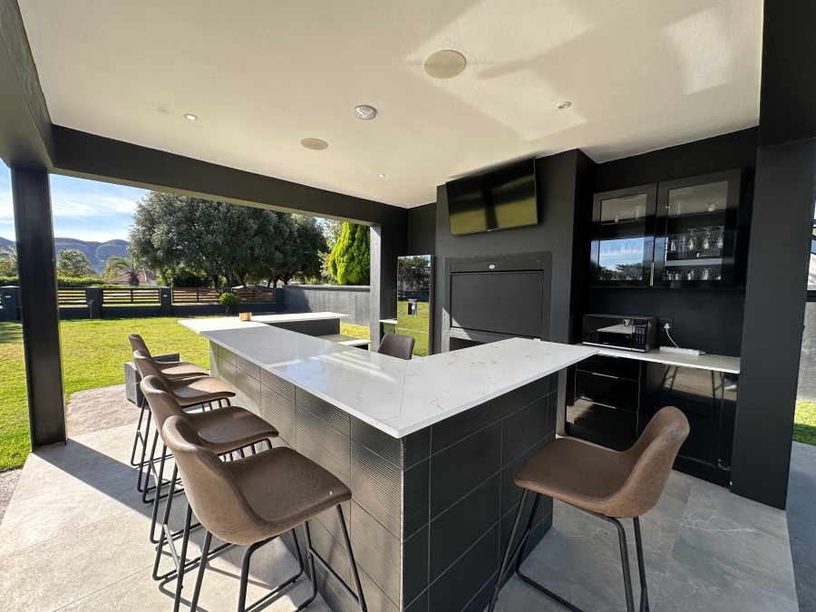 4 Bedroom Property for Sale in The Islands Estates North West